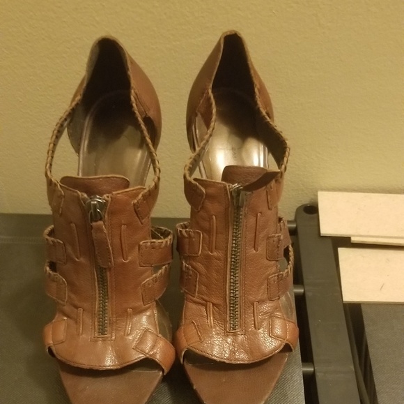 Heels - Picture 3 of 3